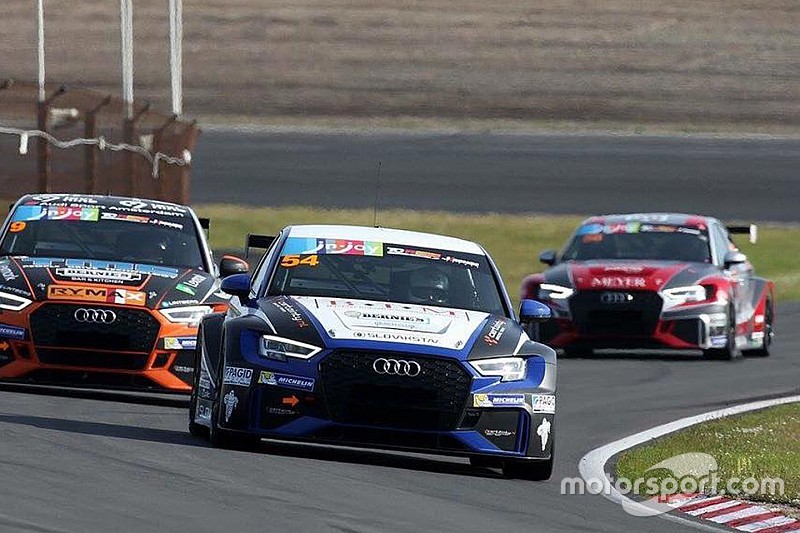 A Zandvoort prende il via anche la TCR Benelux Series