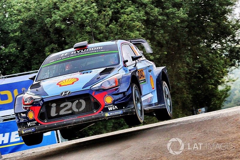 Neuville wil meer risico nemen in strijd om WRC-titel