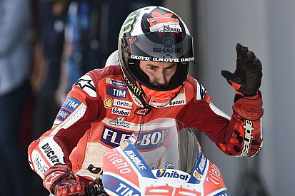 Lorenzo: “Crutchlow me podía haber roto cualquier cosa”