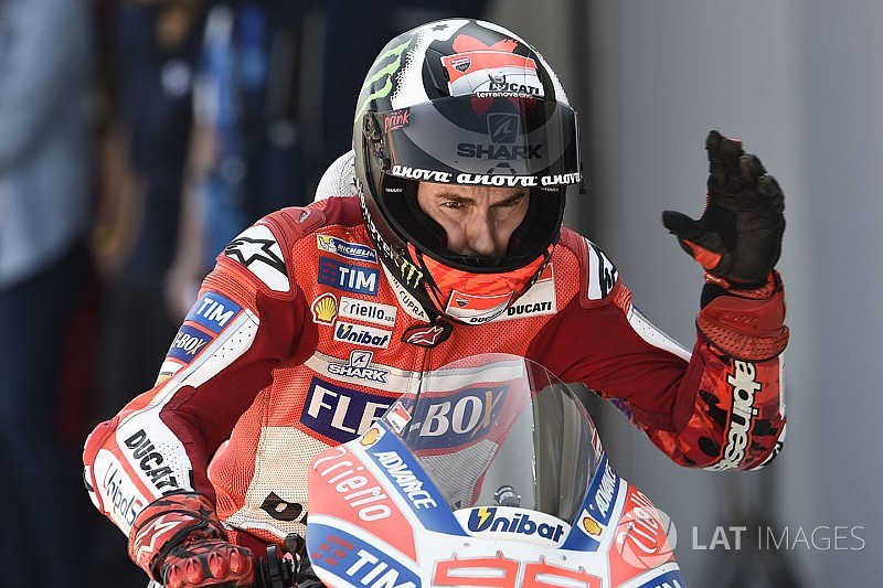 Lorenzo: “Crutchlow me podía haber roto cualquier cosa”
