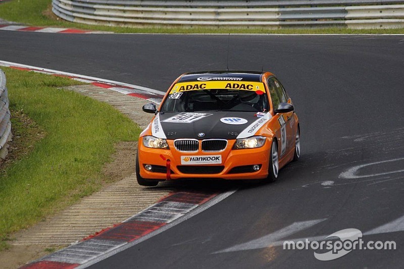 Aşarı Nürburgring'de podyumdaydı