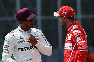 Hamilton: Vettel permalukan dirinya sendiri karena sengaja menyenggol
