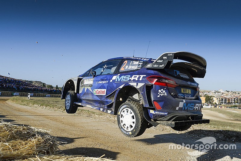 Tanak toma el mando del Rally de Italia tras el abandono de Paddon