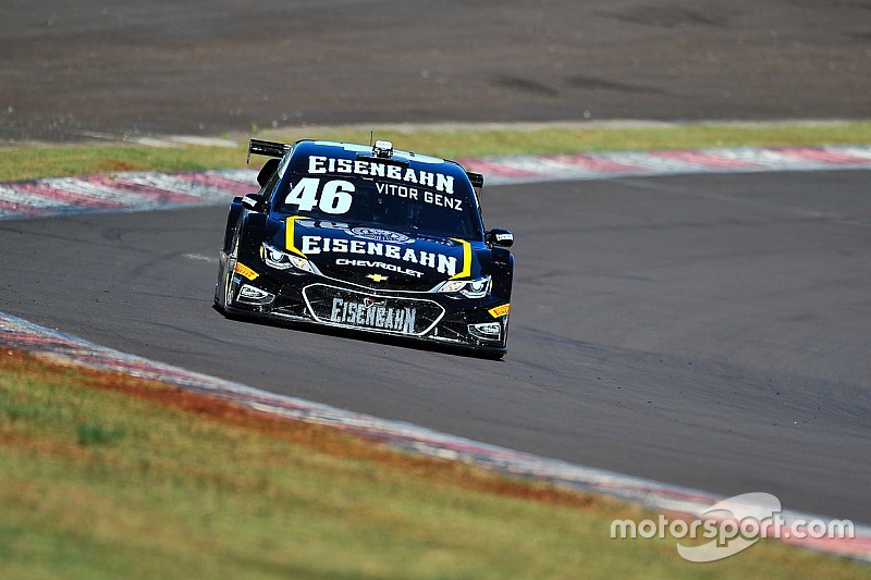 Genz vence corrida 2 em Cascavel e faz história na Stock Car