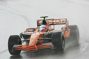 2007 és az F1-es autók számára kialakított nürburgringi jégpálya (videó)
