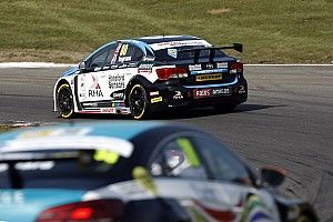 Brands Hatch BTCC: Ingram smashes qualifying record to take pole