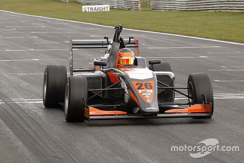 Brands Hatch BF3: Leist secures Race 1 win amid last-lap drama