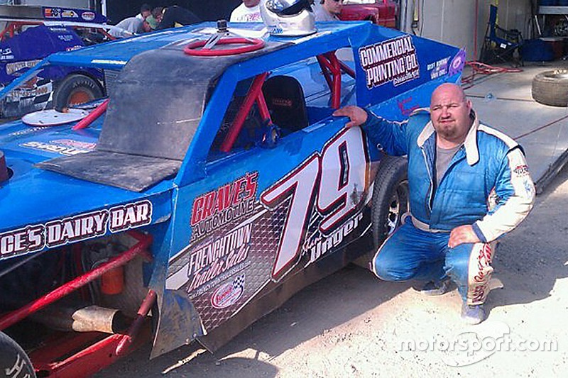 Dirt Late Model racer dies from injuries sustained at Eldora