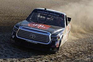 Bell warms up for dirt battle with Lou Blaney Memorial win