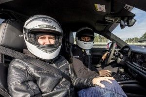 Einmalige Herausforderung: Im Porsche-Taxi über den Sachsenring