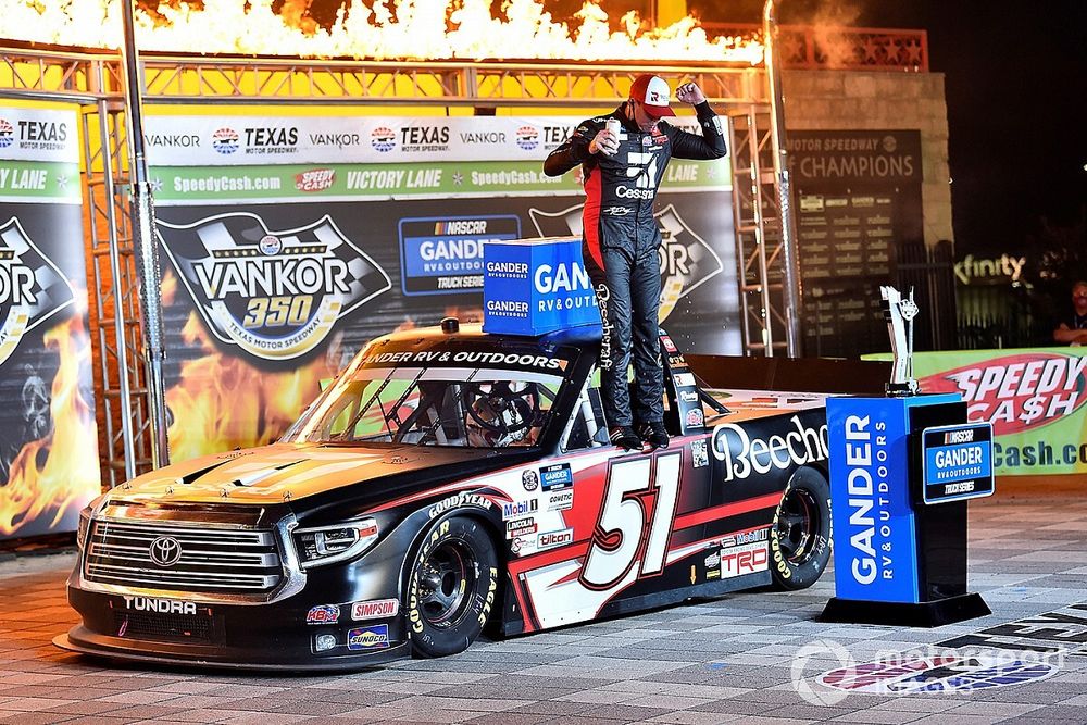Kyle Busch tops teammate Eckes for Texas Truck Series win