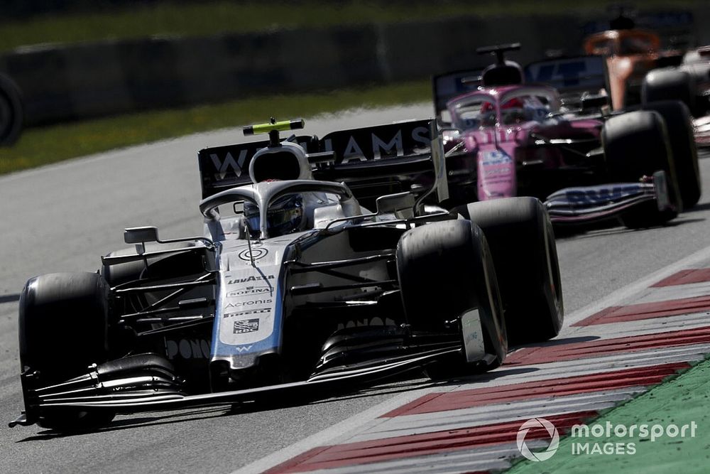 Nicholas Latifi, Williams FW43, devant Sergio Perez, Racing Point RP20