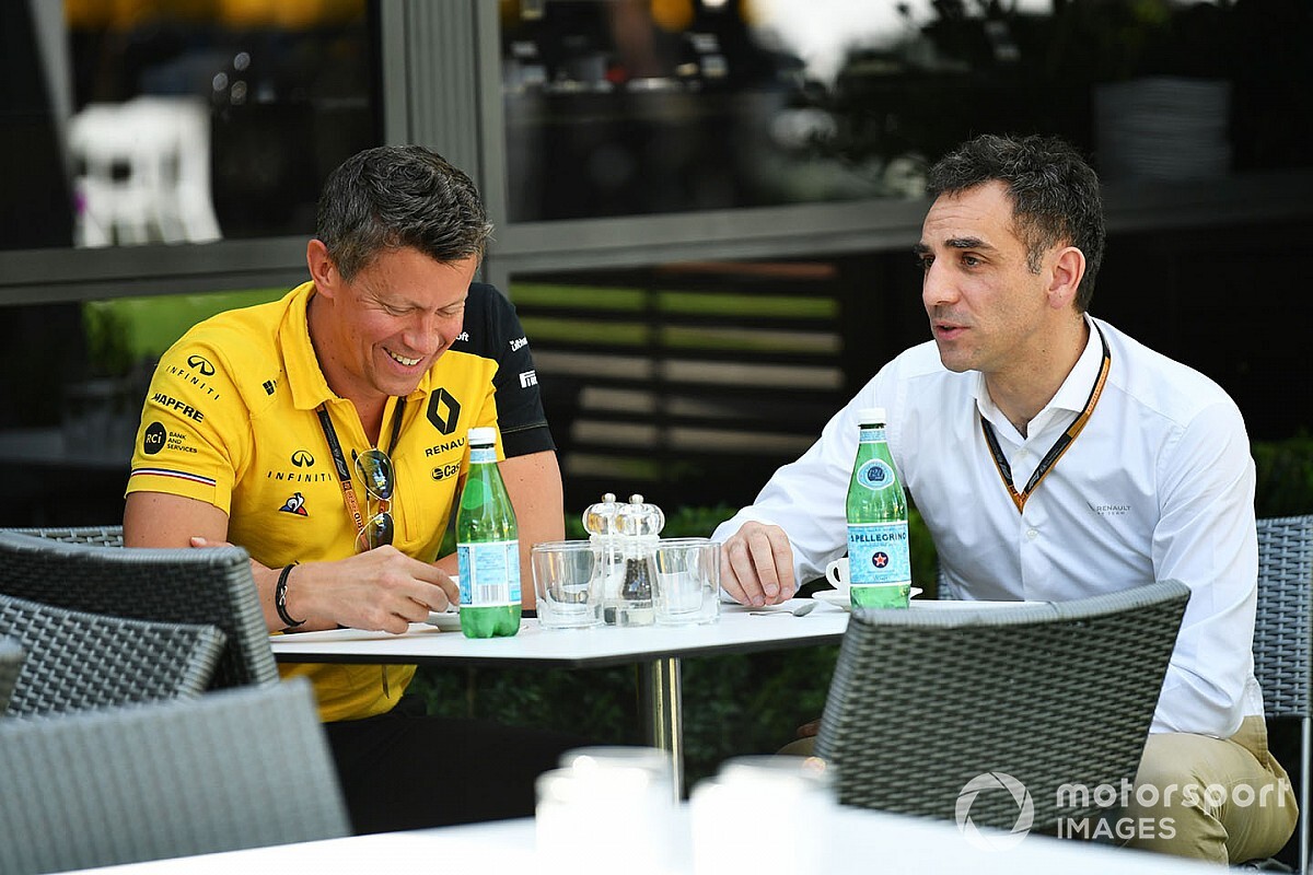 Renault, Ferrari motorunun yasallığı konusunda netlik istiyor