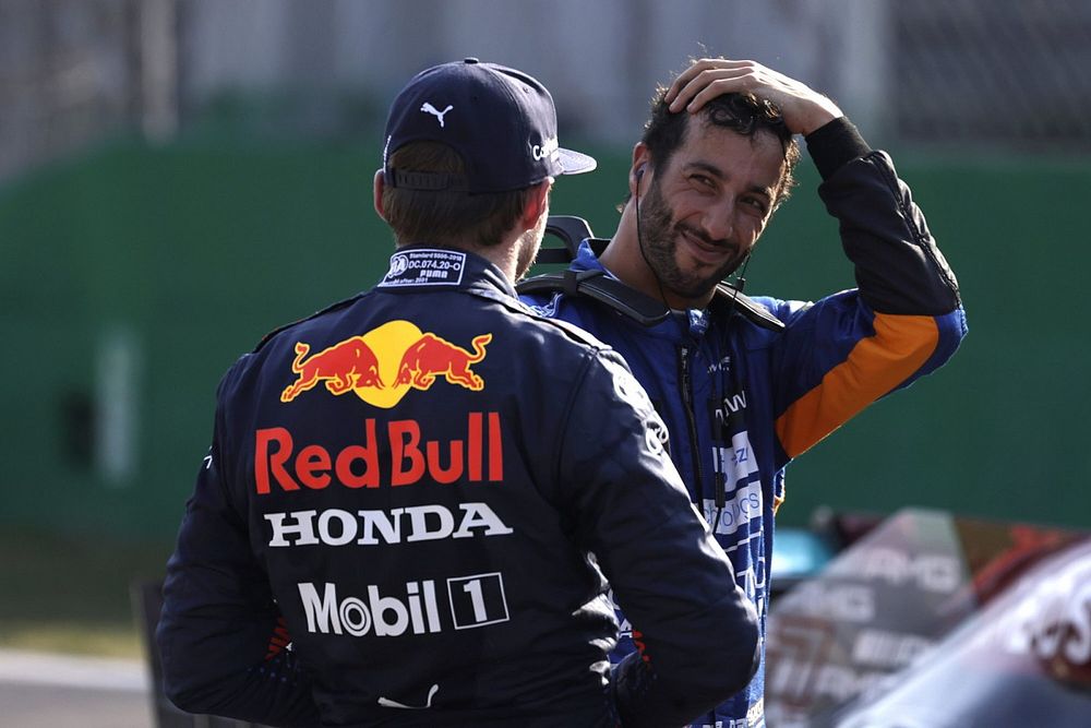 Daniel Ricciardo, McLaren, en Max Verstappen, Red Bull Racing