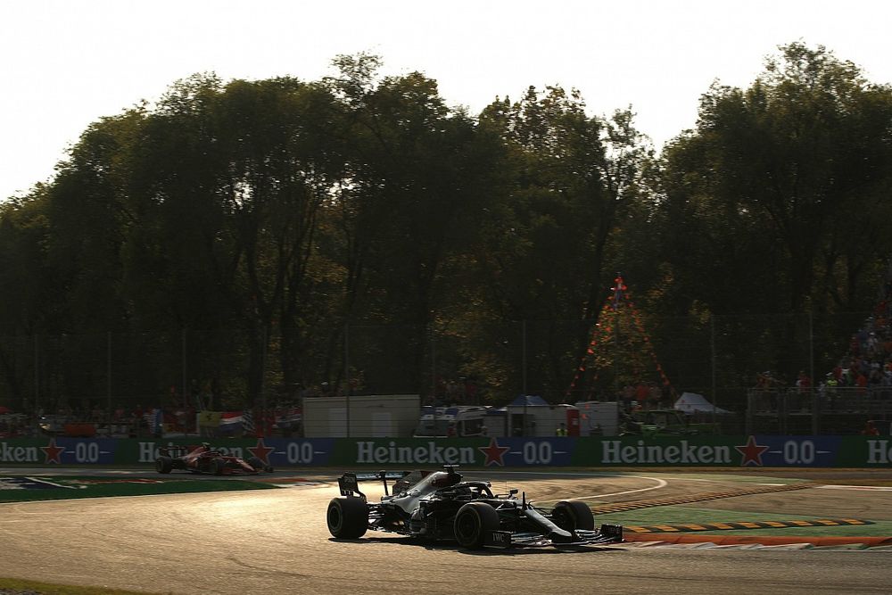 Red Bull, Hamilton’ın zorlanmasının sebebinin motor gücünün azalması olduğunu düşünüyor