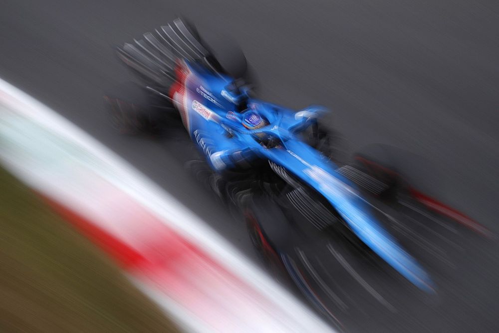 Rossi: "Müşteri takımları artık Renault'ya güvenmiyor"
