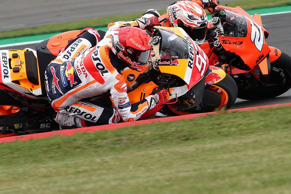 Márquez suspende la actividad para recuperarse de una herida en el ojo