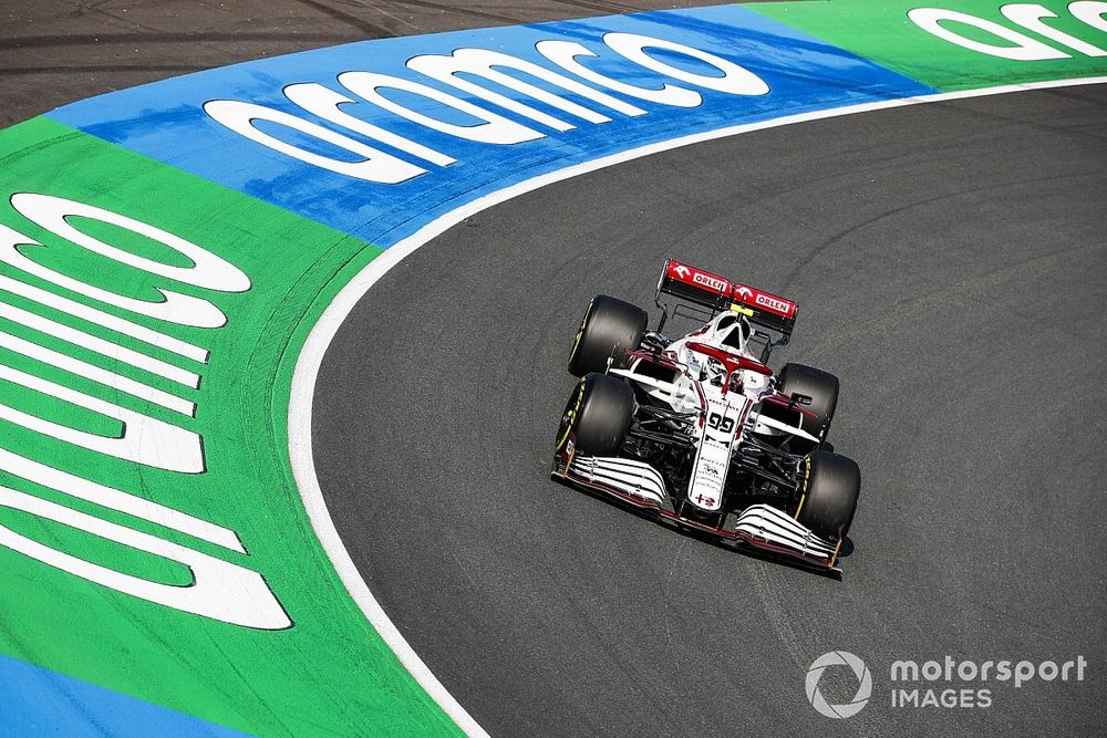 Antonio Giovinazzi Gagal Penuhi Target akibat Puncture