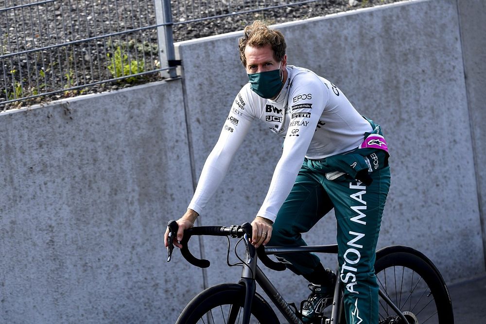 Vettel "no está preocupado" por su futuro en Aston Martin