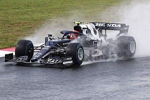 Гасли показал лучшее время на мокрой трассе в FP3 в Стамбуле