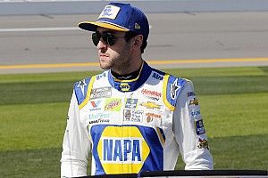 NAPA extends sponsorship of Hendrick driver Chase Elliott
