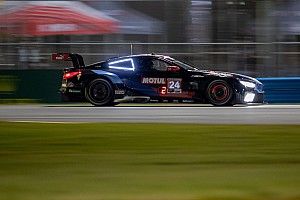 24h di Daytona, 13a Ora: tripletta Cadillac, BMW da applausi