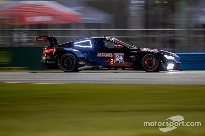 24h di Daytona, 13a Ora: tripletta Cadillac, BMW da applausi