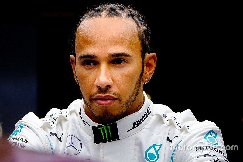 Már az is baj, ha Hamilton ennyire szereti a kutyáit?