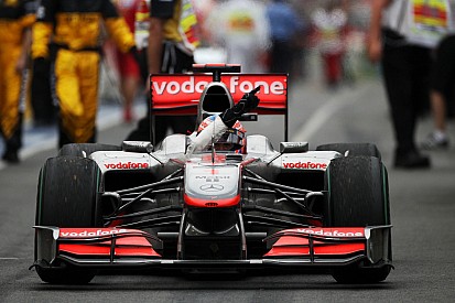 Button első győzelme a McLarennel: „Felipe, Felipe... Fernando is faster than you”