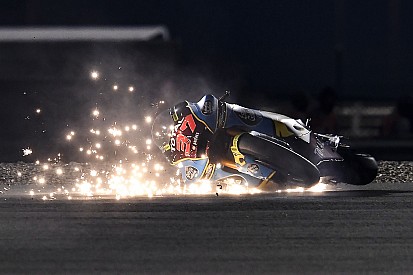 Зрелищные аварии на практике Moto2 в Катаре: фото и видео