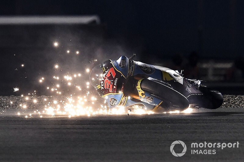 Зрелищные аварии на практике Moto2 в Катаре: фото и видео