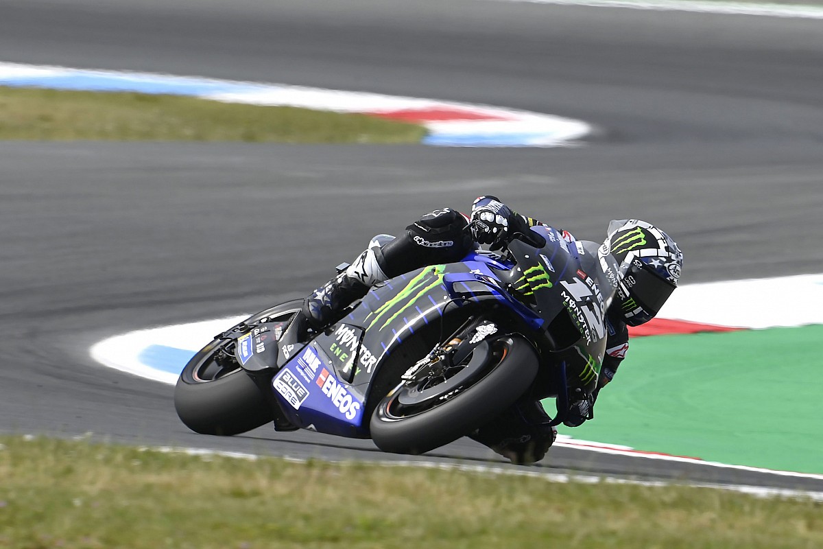 MotoGP, Assen, Libere 2: Vinales prima della pioggia, che volo Marc!
