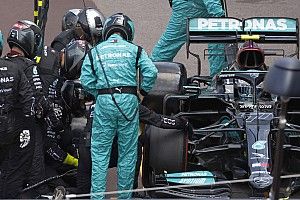 Bottas wheel nut still stuck on Mercedes car after pitstop issue