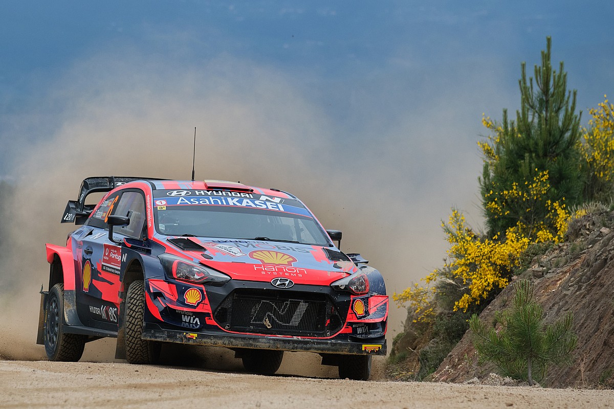 WRC, Rally Portogallo, PS15: Sordo si avvicina a Evans