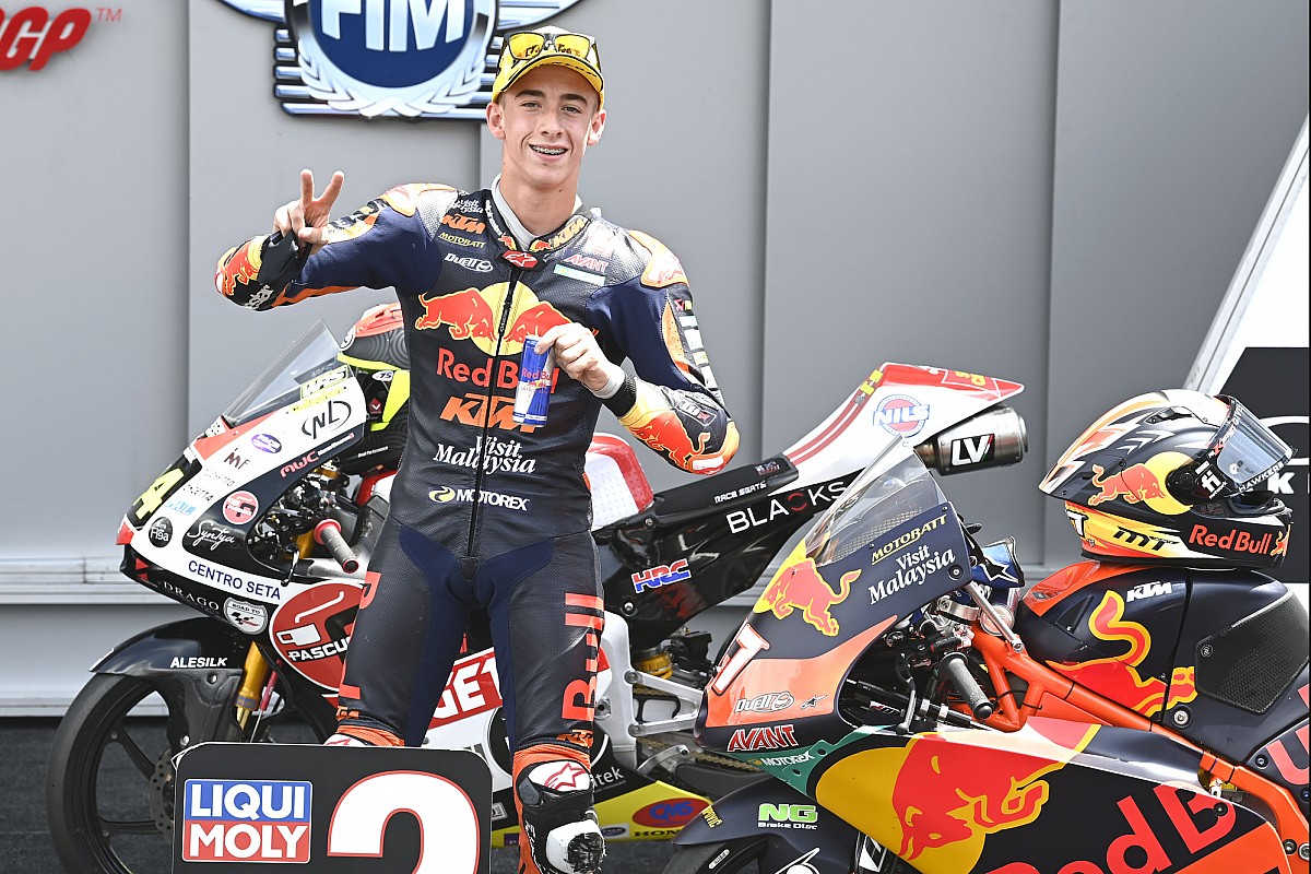 Acosta: "Moto2 sería un buen paso y quizá le va mejor a mi estilo"