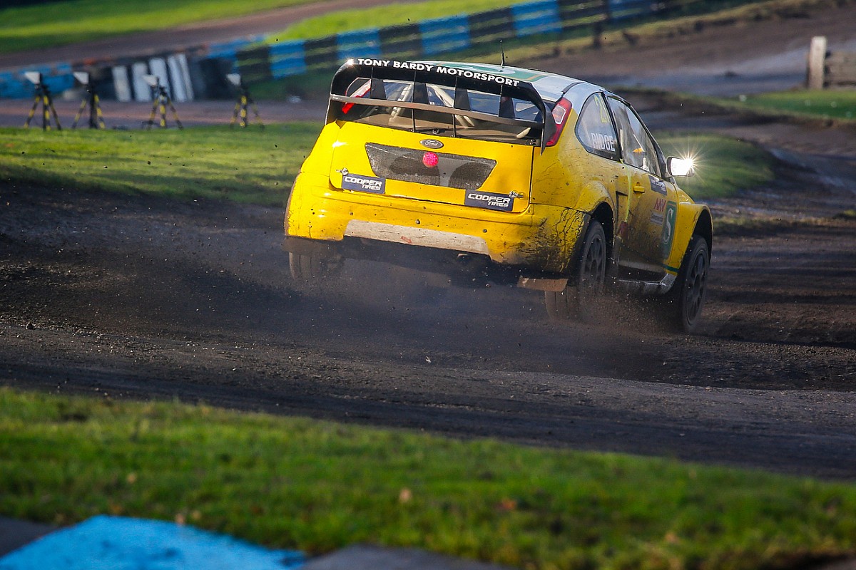 The addictive experience of racing a rallycross Supercar