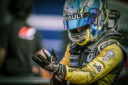 FR 2.0 Hockenheim: Fewtrell grijpt koppositie met zege