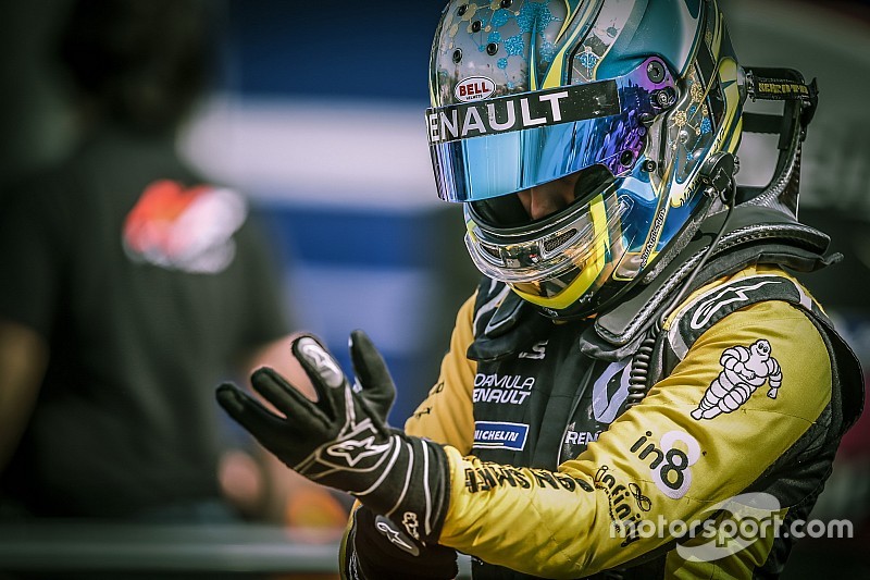 FR 2.0 Hockenheim: Fewtrell grijpt koppositie met zege