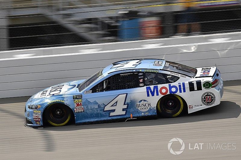 Kevin Harvick, Stewart-Haas Racing, Ford Fusion Busch Light / Mobil 1