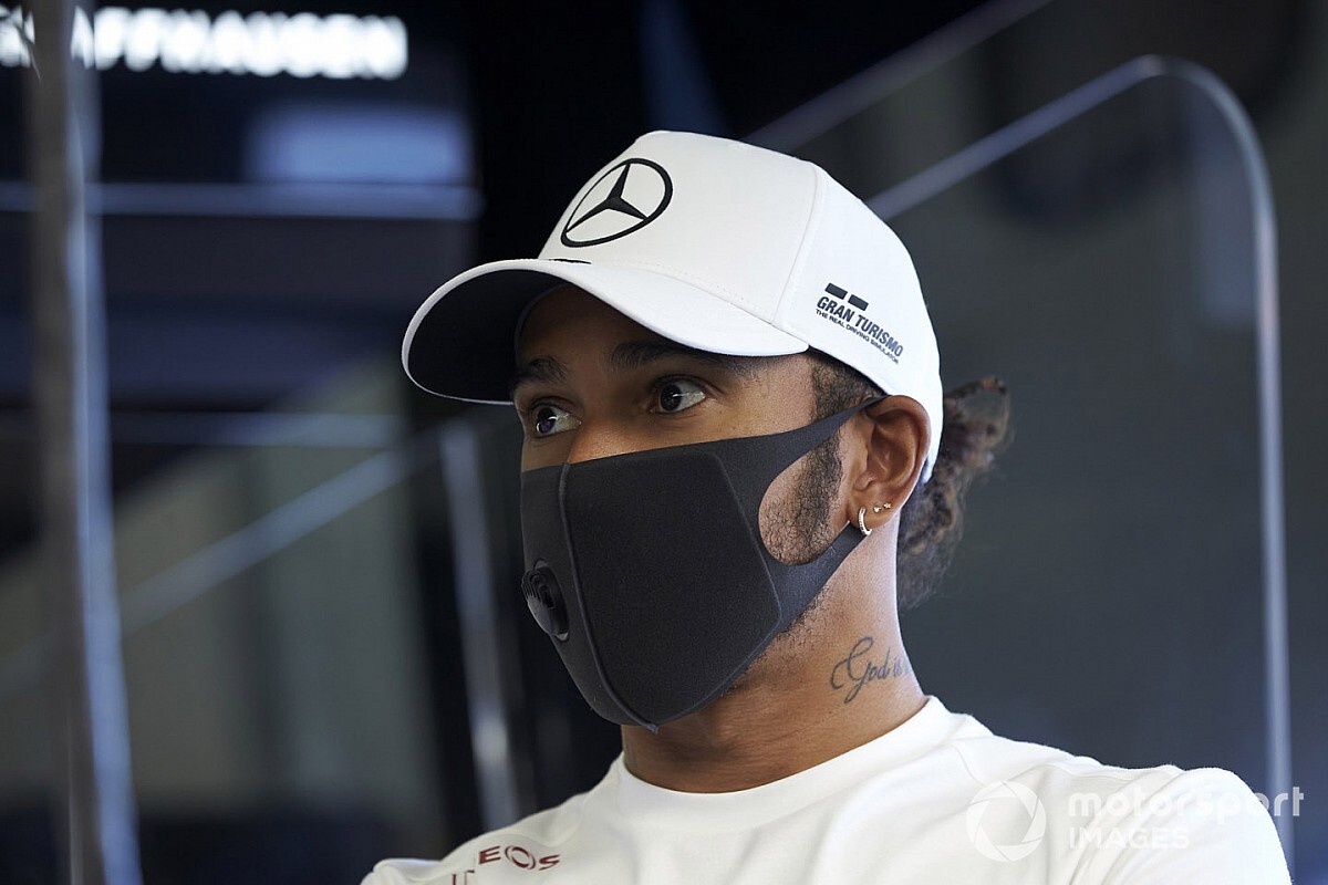 Hamilton ki fogja próbálni saját csapatának autóját