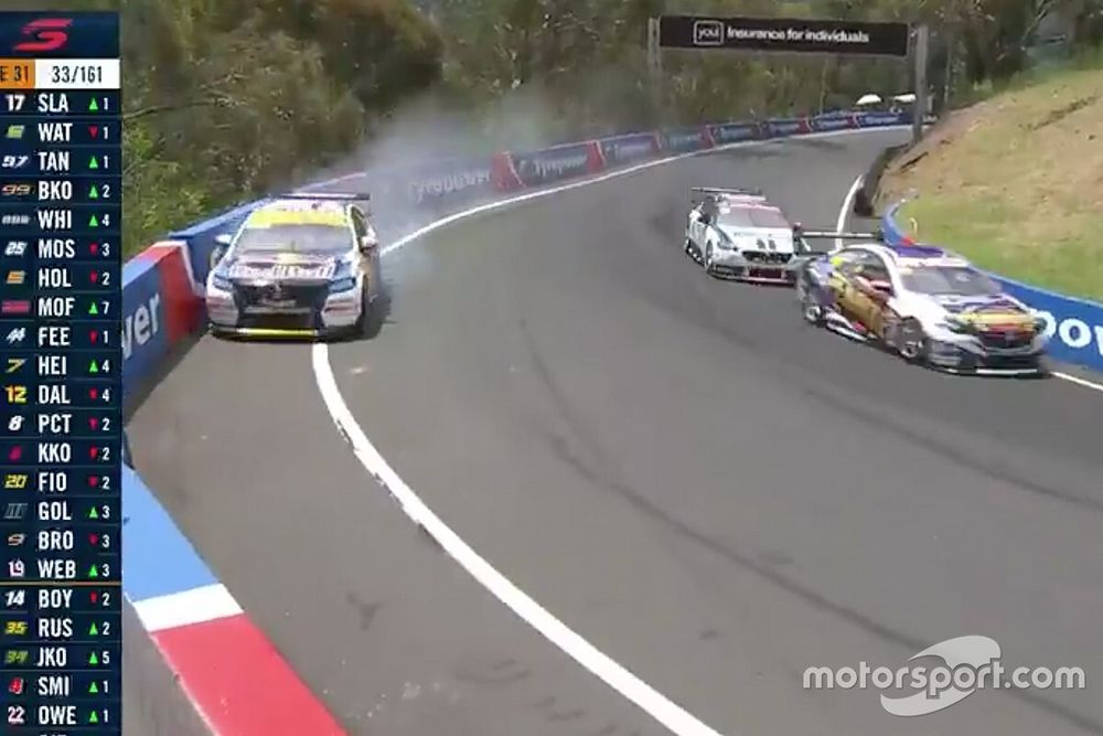 Whincup crashes out of the Bathurst 1000