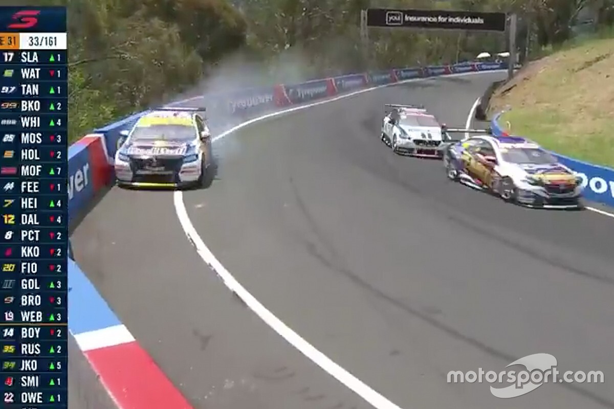 Whincup crashes out of the Bathurst 1000