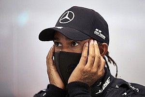 Hamilton ve persecución contra Mercedes: "Luchamos cuesta arriba"