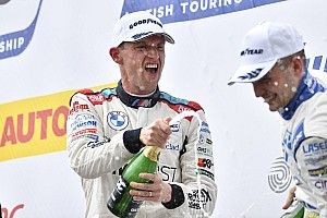 BTCC Oulton Park: Jelley wins after massive multi-car first-lap shunt