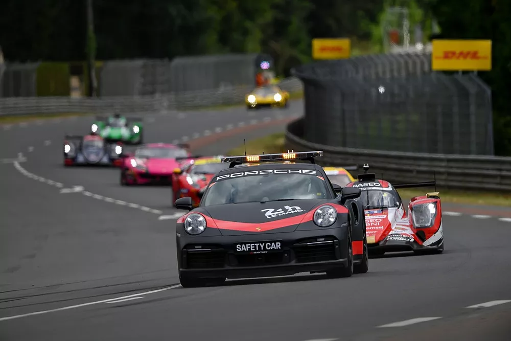 Safety car on track
