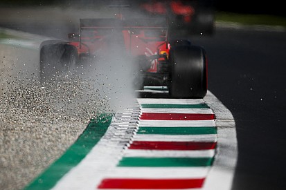 Vettel convocato dai commissari per l'uscita in Parabolica
