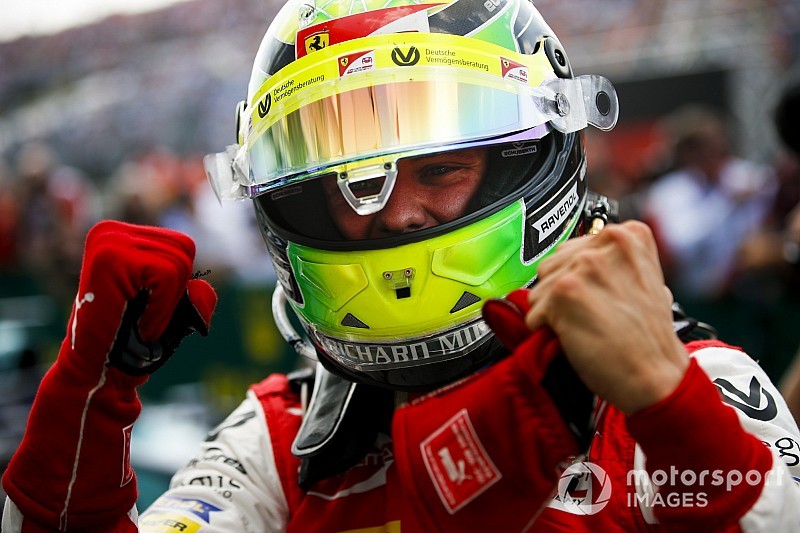 Schumacher wygrywa na Hungaroringu