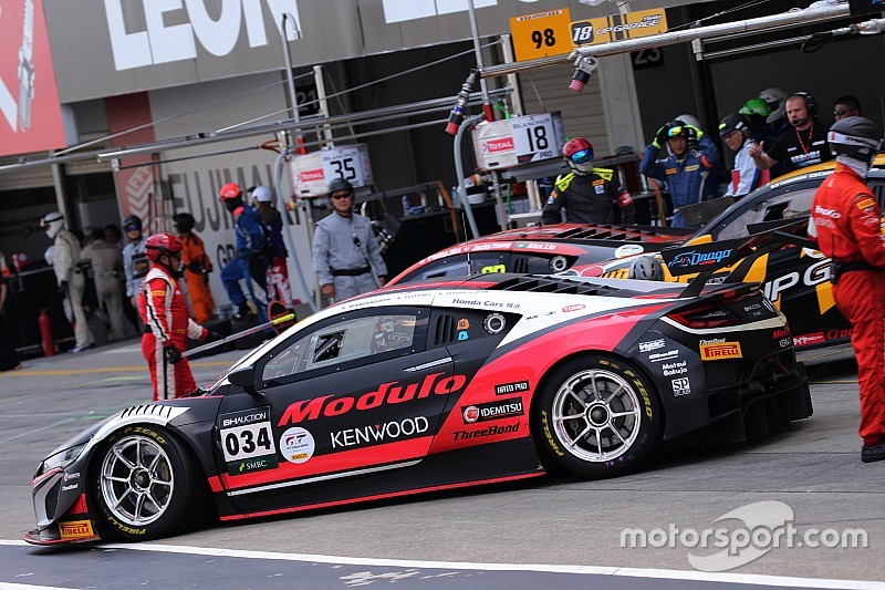 オーバーステアに苦しむ034号車ドラゴ、大津弘樹「決勝ではうまく対応したい」