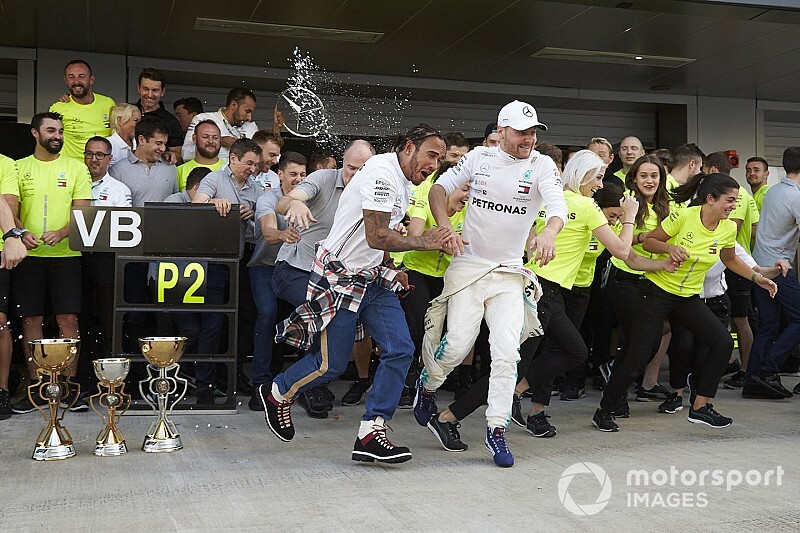 Hamilton 82. F1-es győzelme: egyre közelebb Schumacher rekordja
