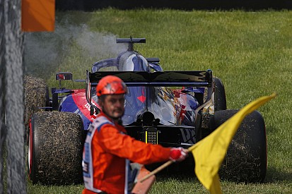Megmenekült a Honda motorja, Kvjat nem kap büntetést